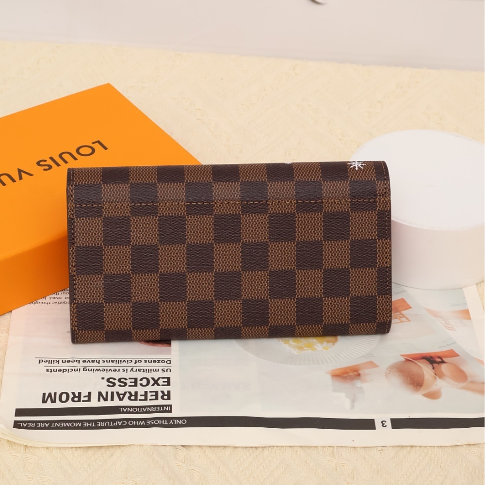LV Holiday Edition Damier Wallet - Image 4