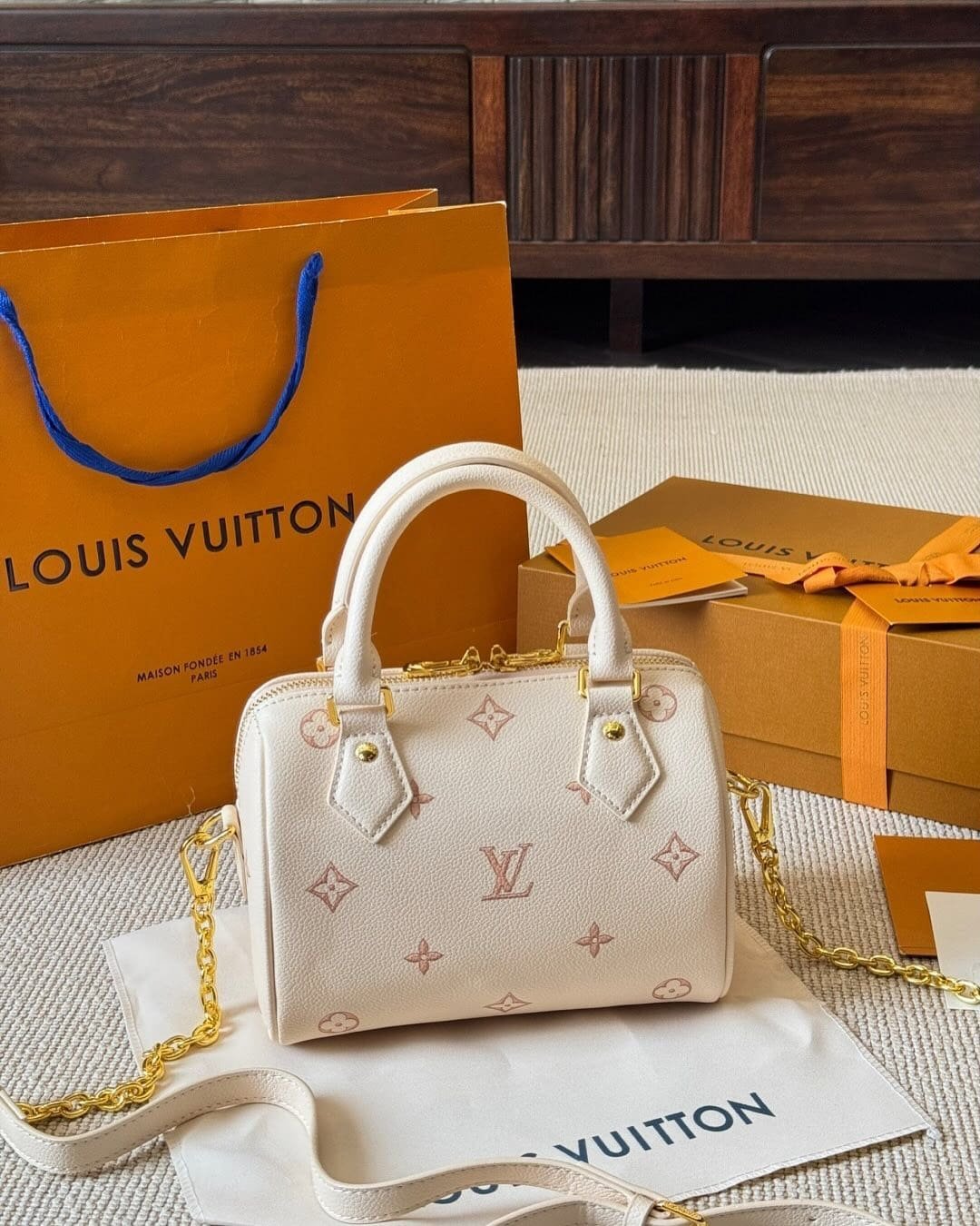 Alternative view of Louis Vuitton Speedy Bandoulière 20
