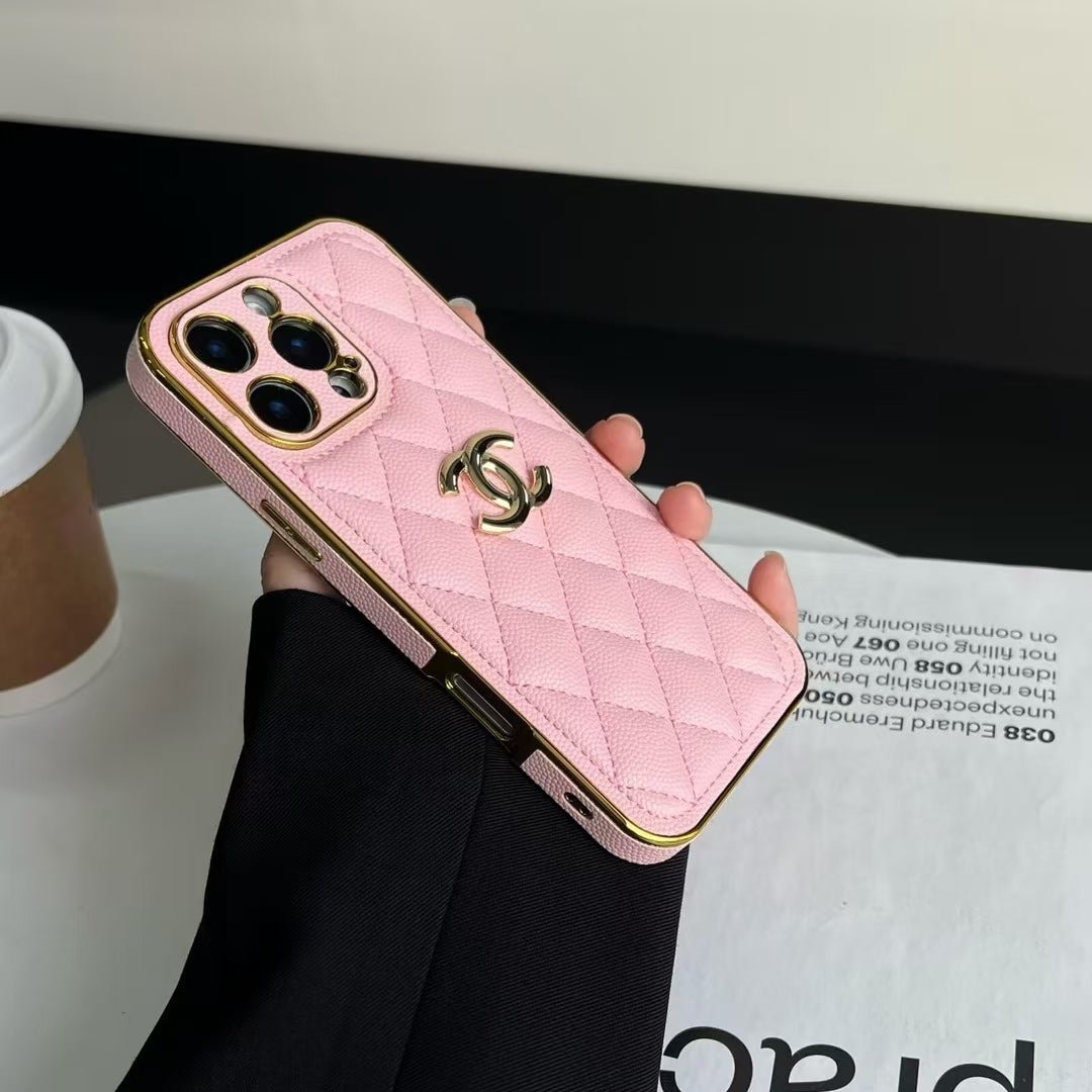 Chanel Gold Trim Quilted Leather Case - Image 4