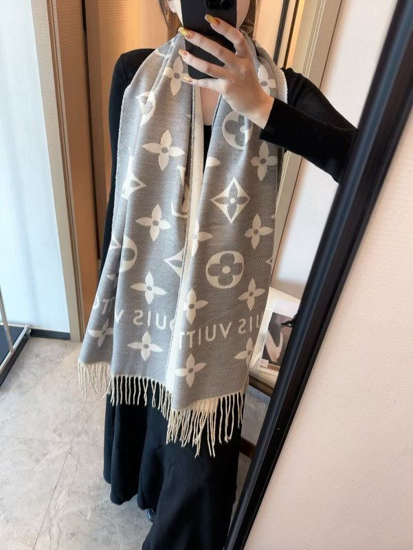 Alternative view of LV Monogram Fringed Shawl with Brand Letter Border