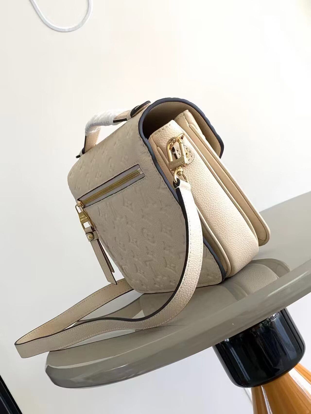Louis Vuitton Pochette Métis Grey - Image 6