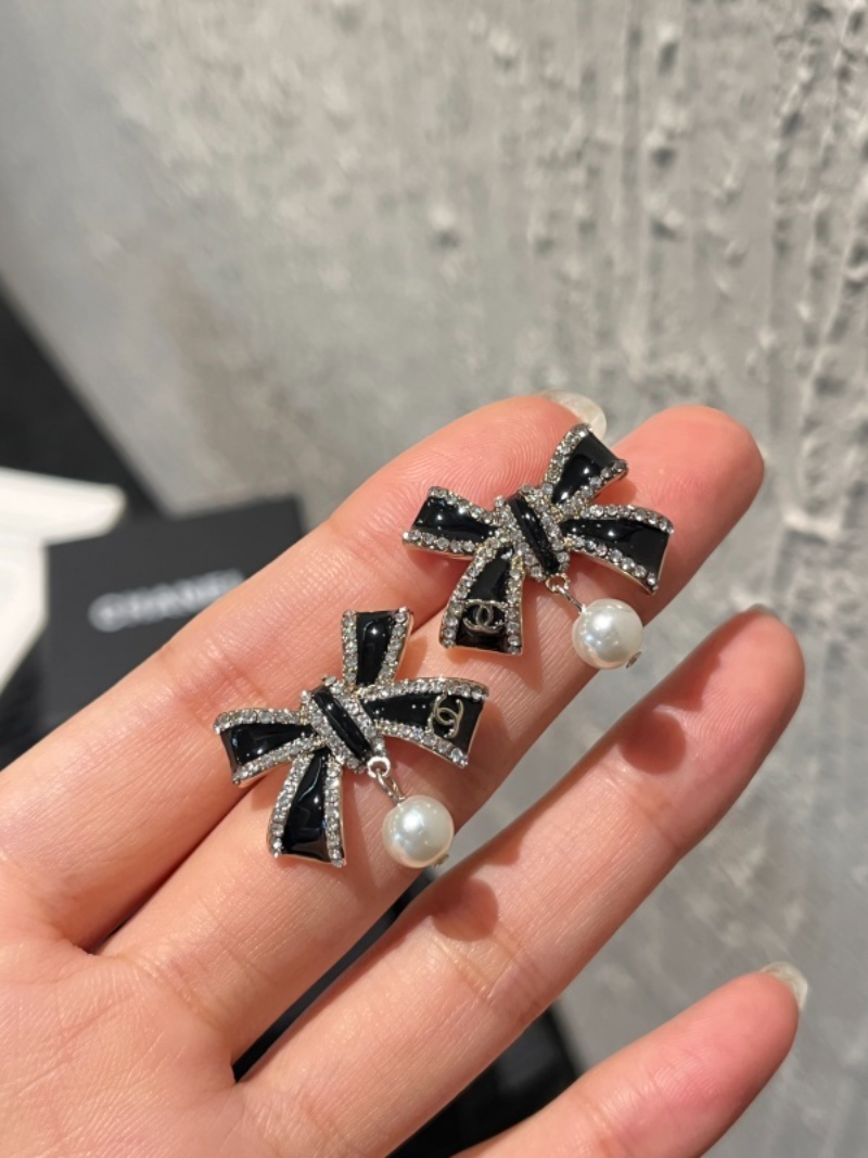Chanel Black Enamel Bow Pearl Drop - Image 3