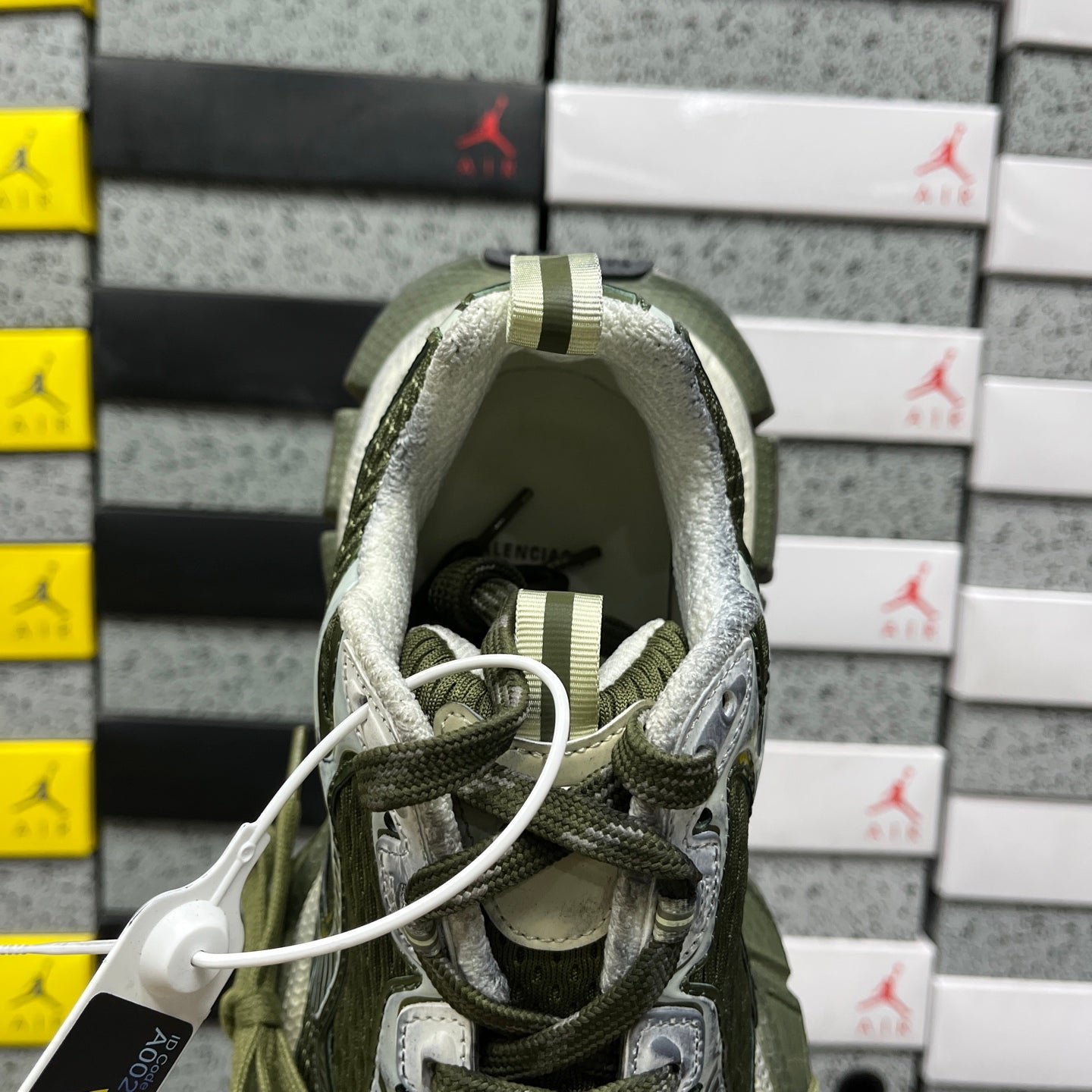 Alternative view of Balenciaga 3XL Cactus Green