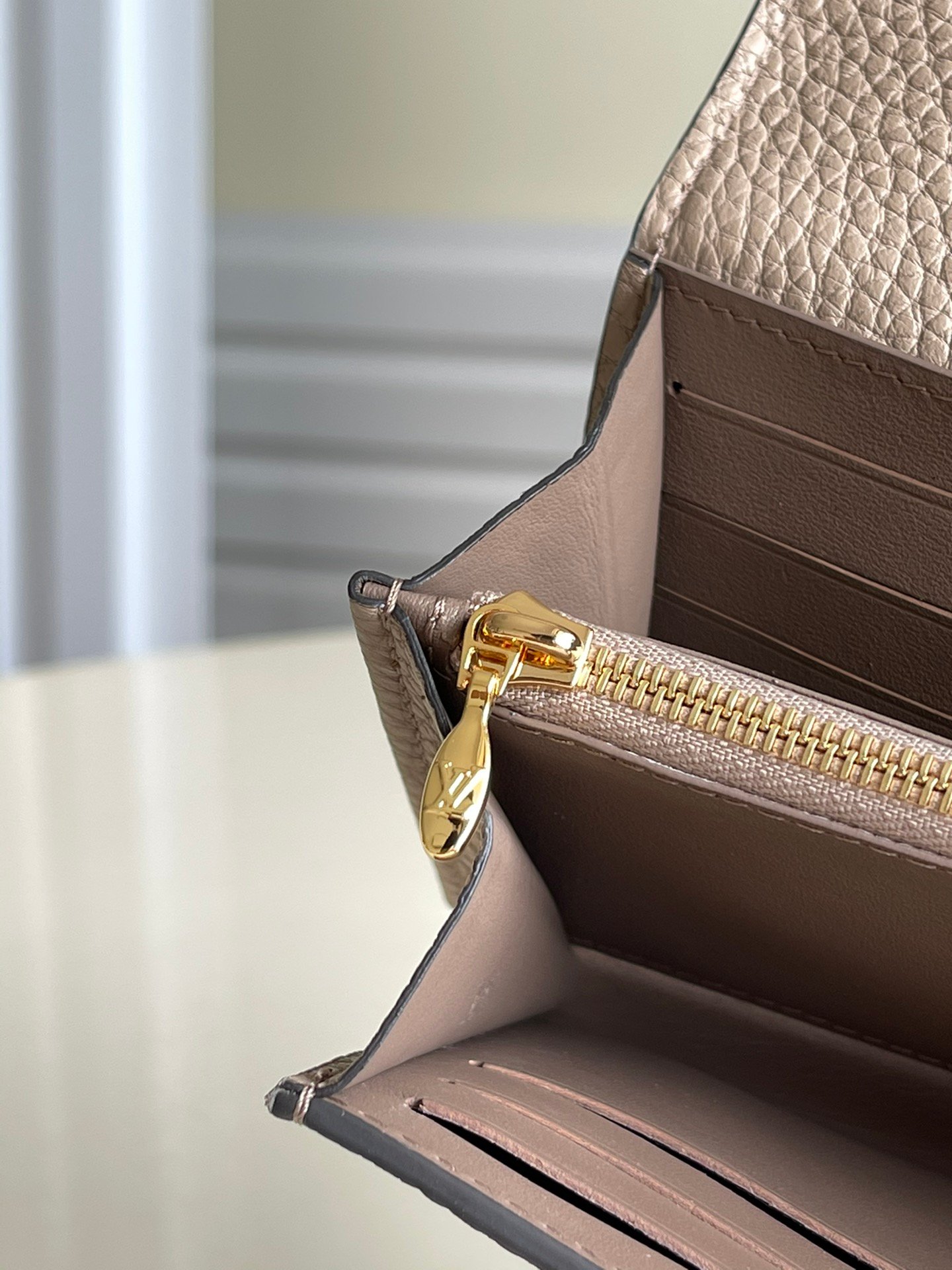 LOUIS VUITTON CAPUCINES WALLET GALET M61248 - Image 6