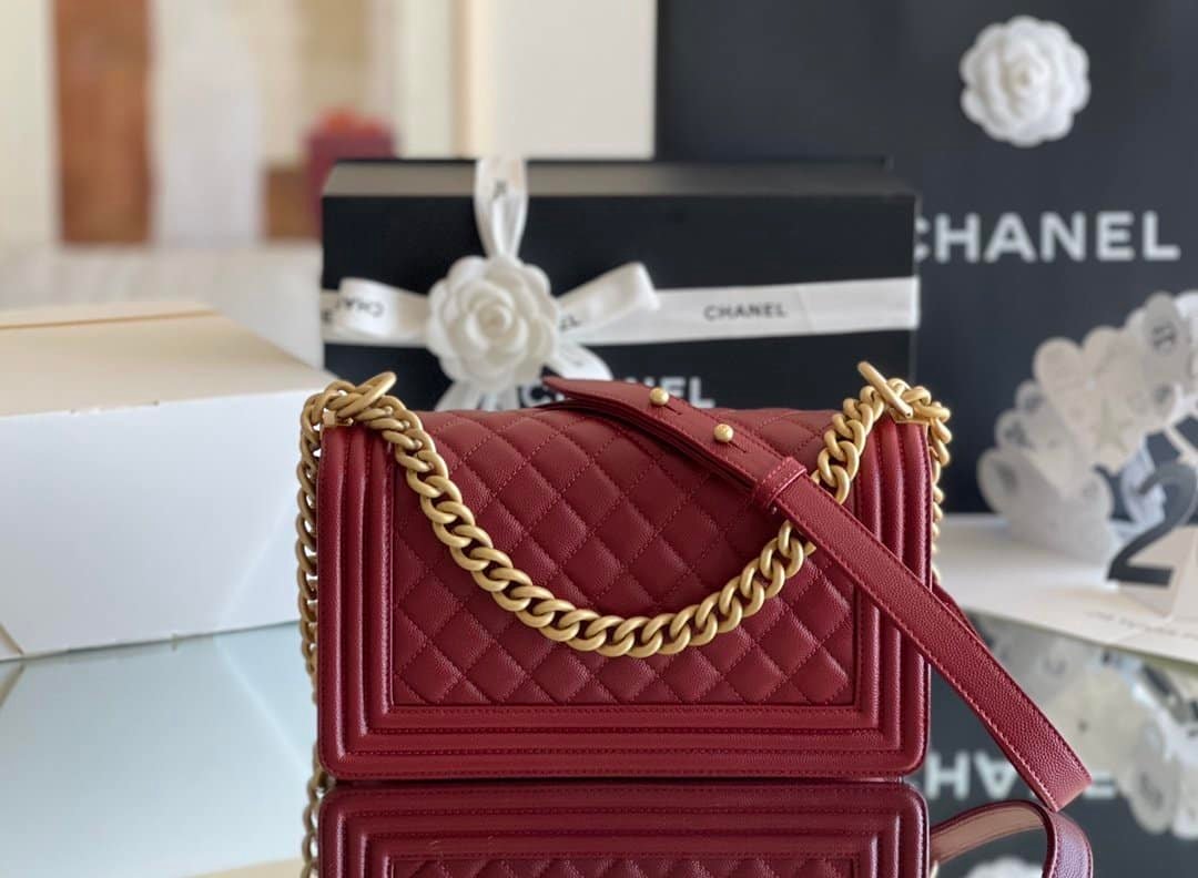 Chanel Boy Caviar Leather Handbag - Image 7