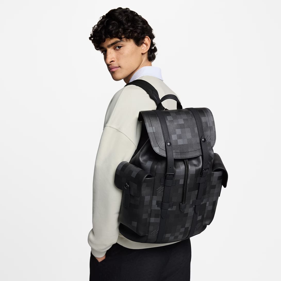 Alternative view of Louis Vuitton Christopher MM Damoflage