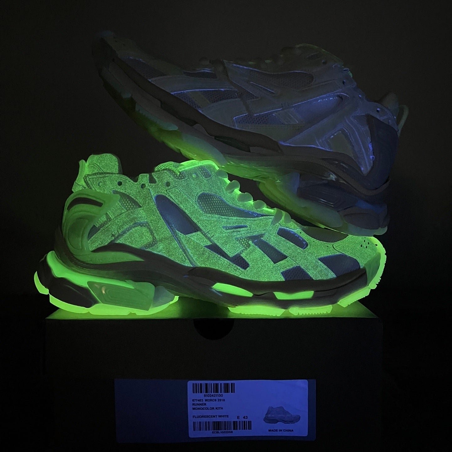 Alternative view of Balenciaga Runner 7.0 Cream Reflective