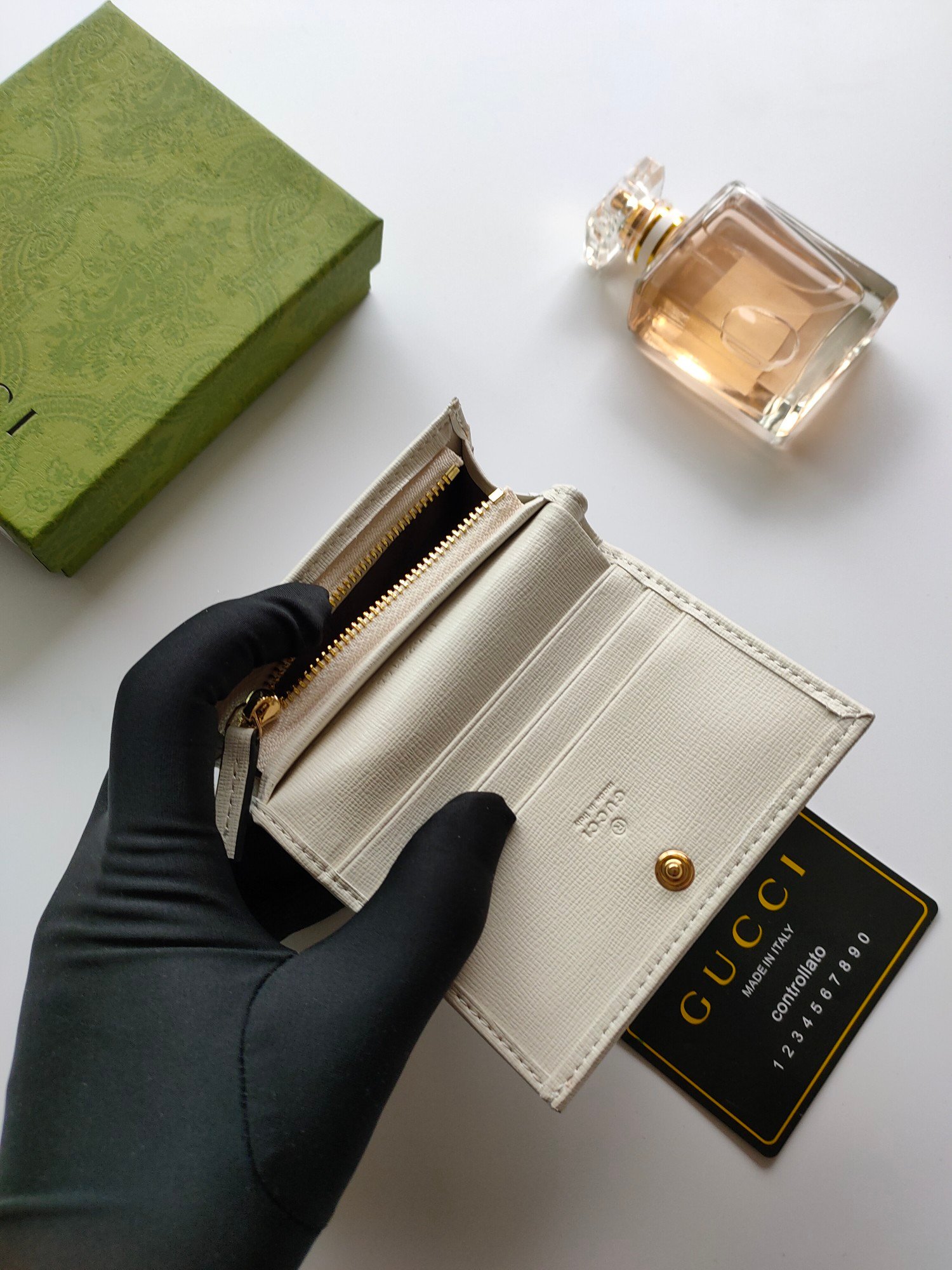 GUCCI Horsebit GG Card Holder - Image 8