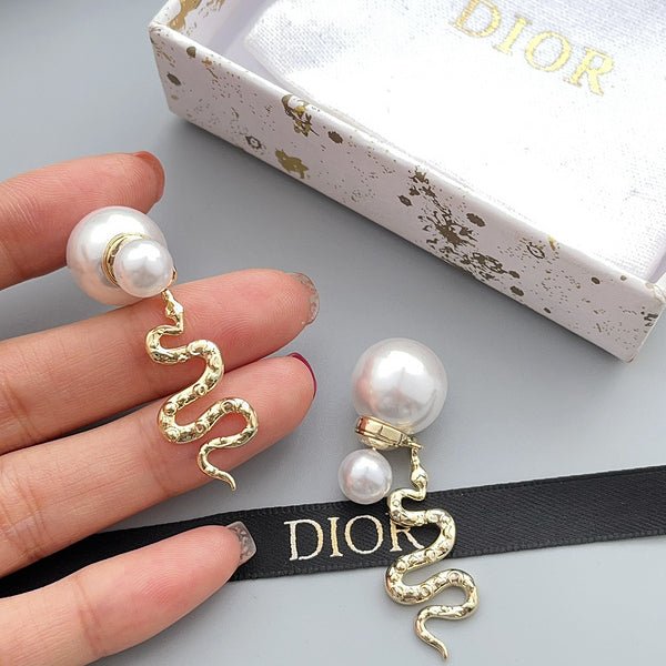 Dior Glossy Pearl Earrings