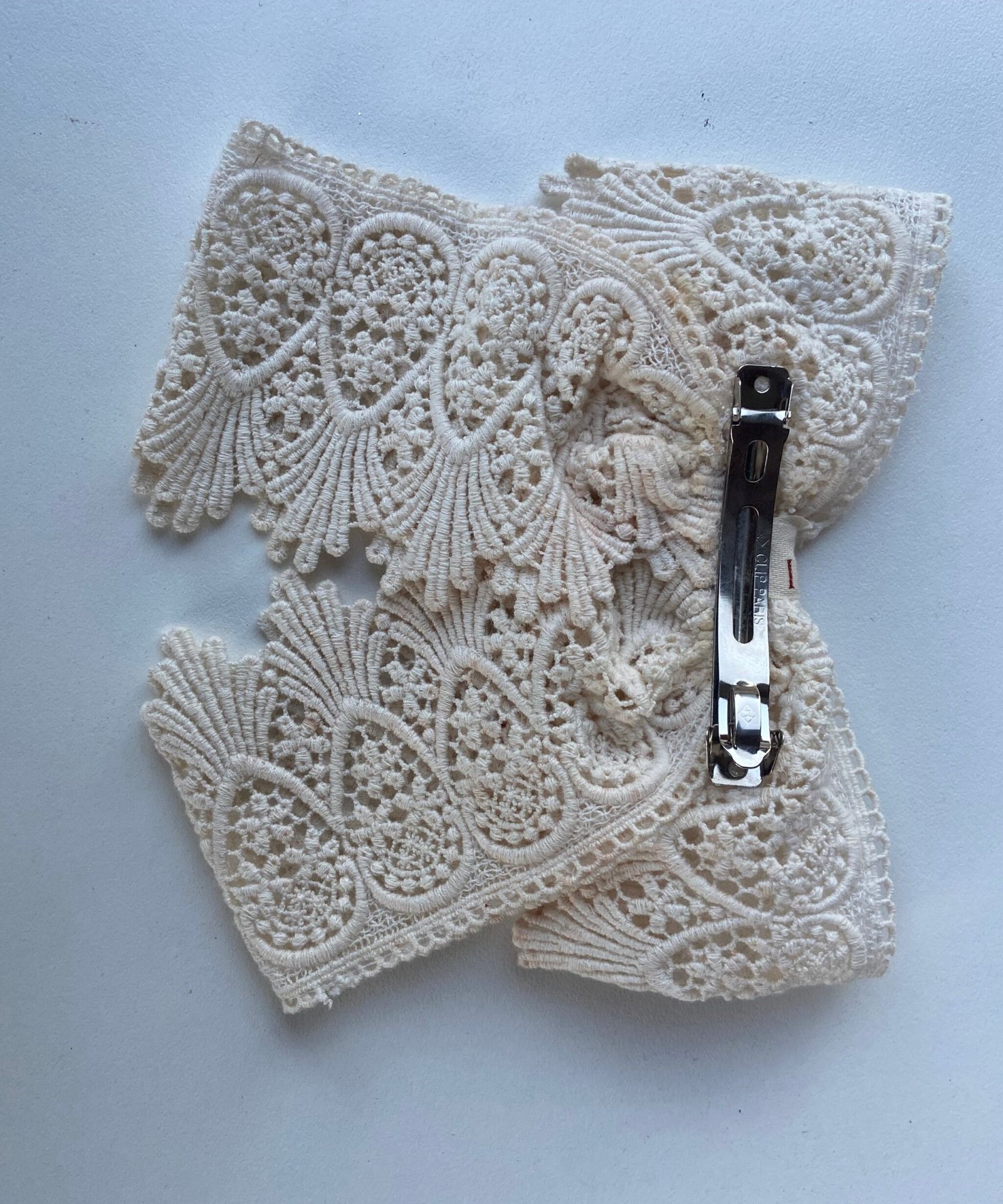Alternative view of Gucci Vintage Lace Bow Barrette