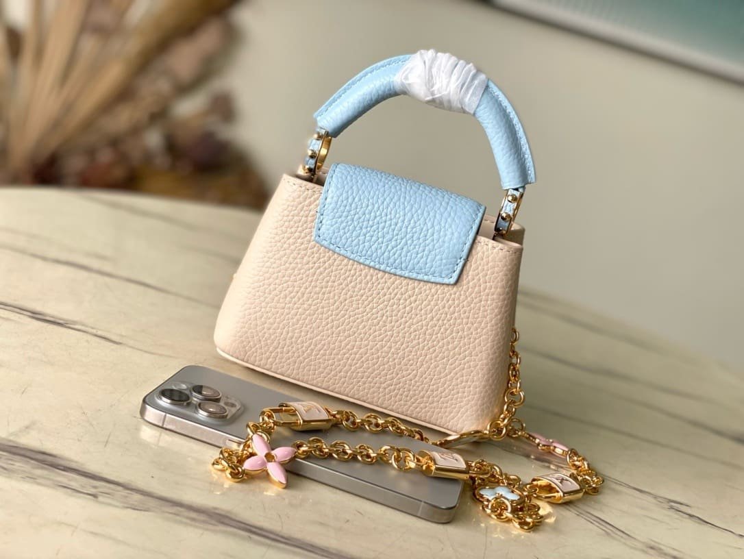 Louis Vuitton Capucines Nano Taurillon - Image 4