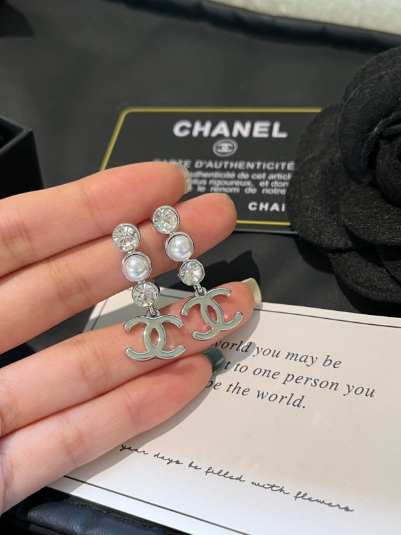 Chanel Crystal Pearl Chain Silver - Image 4