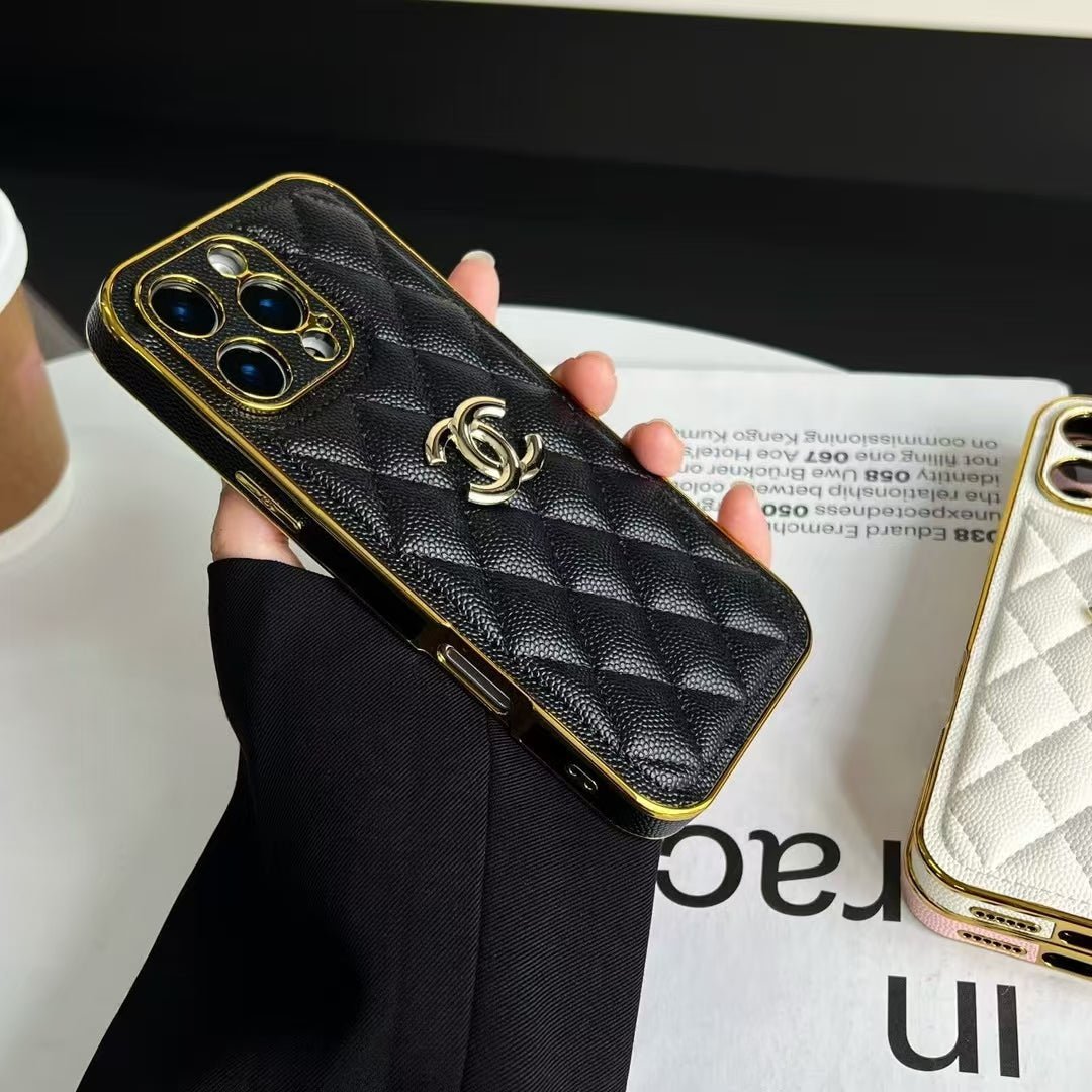Chanel Gold Trim Quilted Leather Case - Image 5