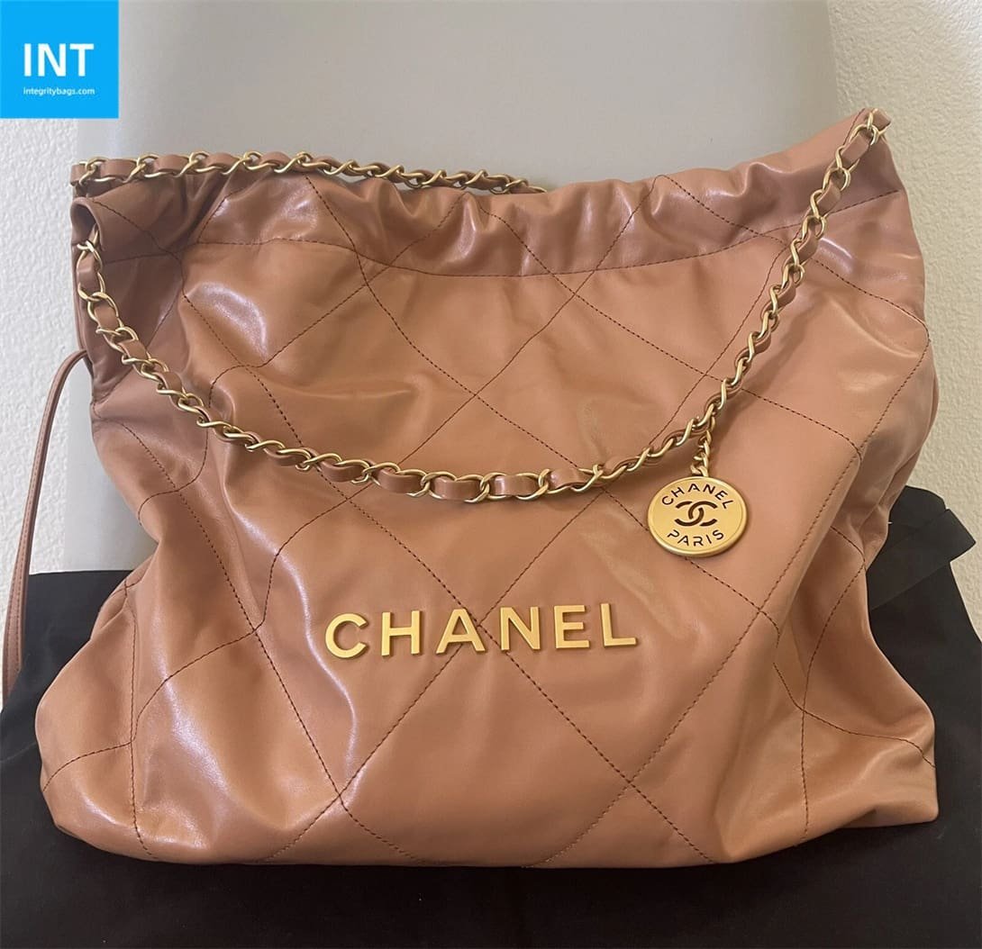 Alternative view of CHANEL 22 TOTE BAG