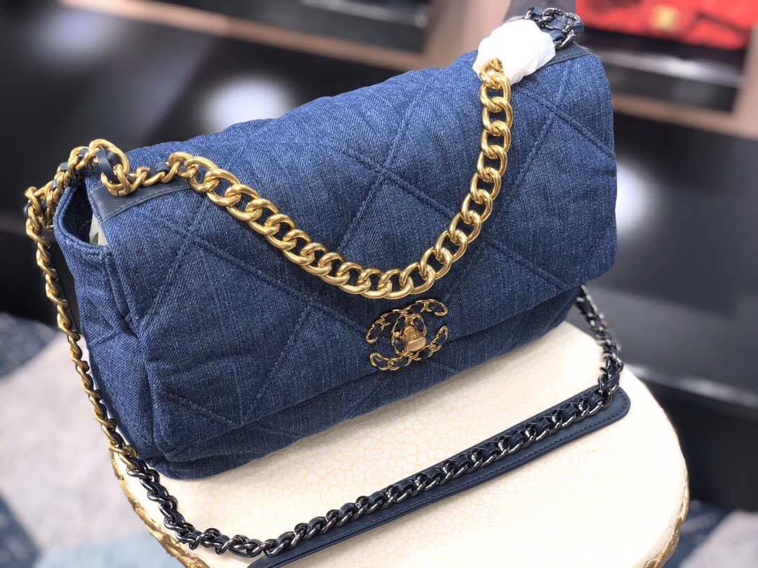 Chanel 19 Flap Denim Bag (Blue 25cm) - Image 3