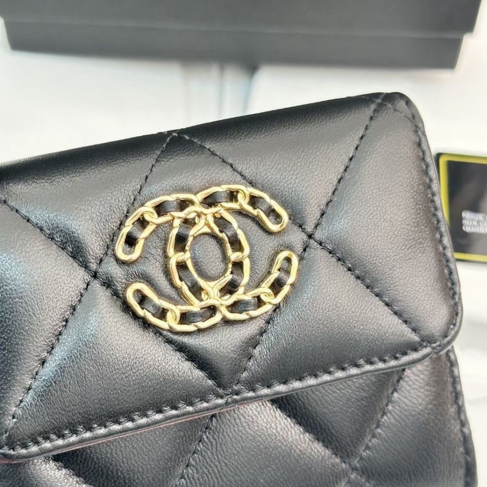 Chanel 19 Flap Lambskin Card Holder - Image 3