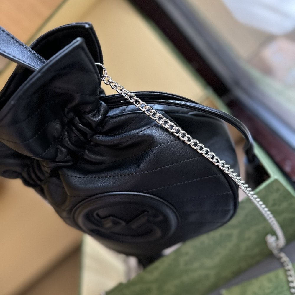 Gucci Blondie Mini Bucket Bag Black 19Cm 760313 AACP7 1000 - Image 3