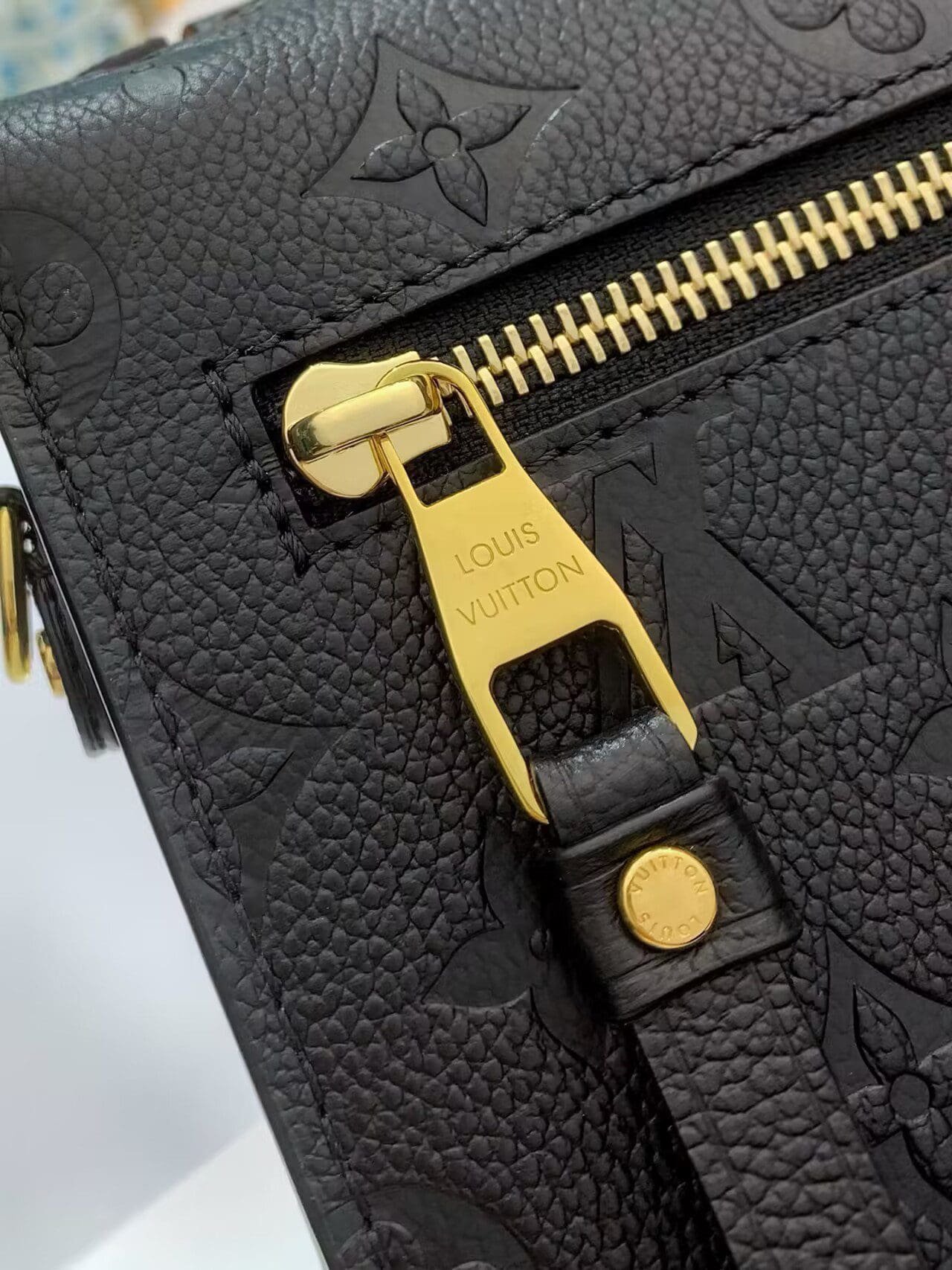 Louis Vuitton Métis Reverse Monogram - Image 4