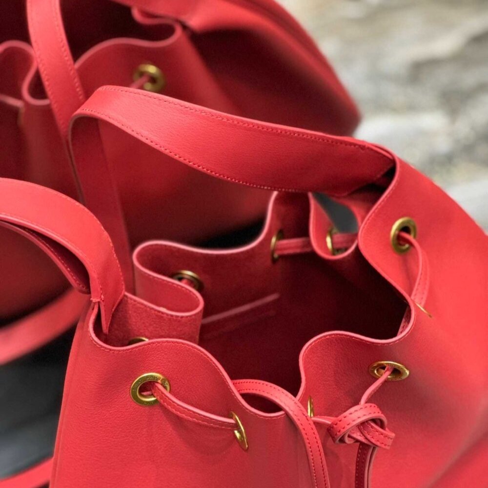 Saint Laurent Paris VII Large Flat Hobo Bag In Smooth Leather Bag Red 44Cm - Image 6