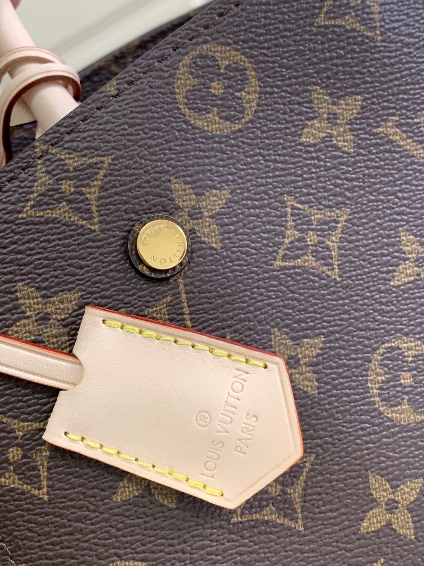 Louis Vuitton Montaigne MM Monogram - Image 8