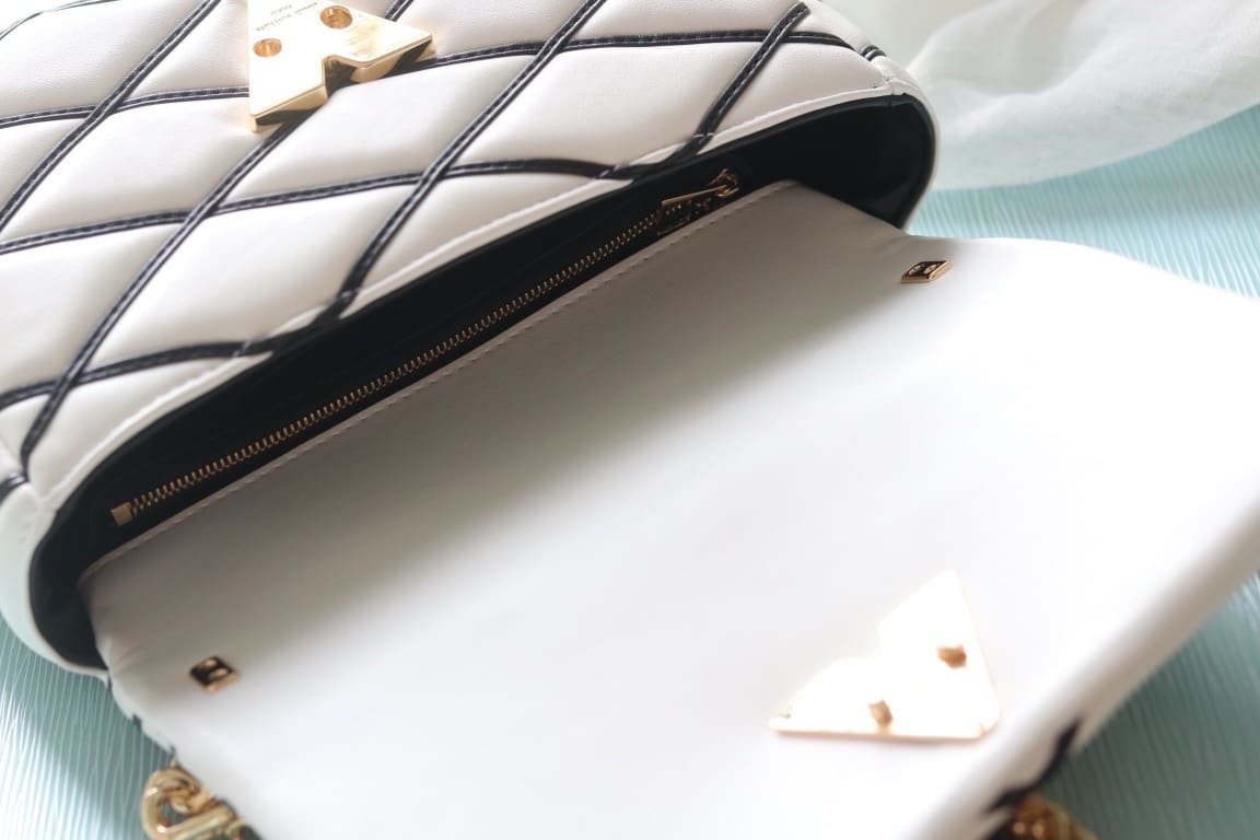 Louis Vuitton GO-14MM Lambskin - Image 9