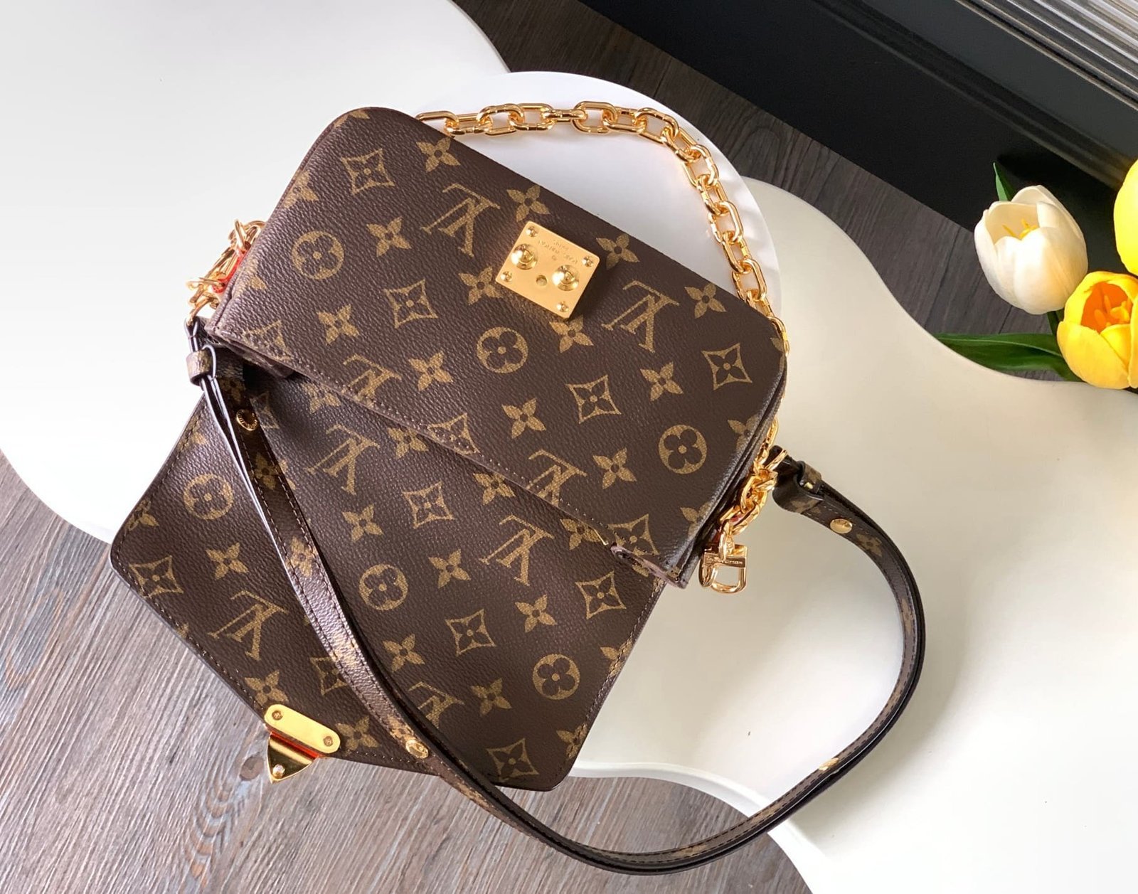 Louis Vuitton Métis East West Monogram - Image 5