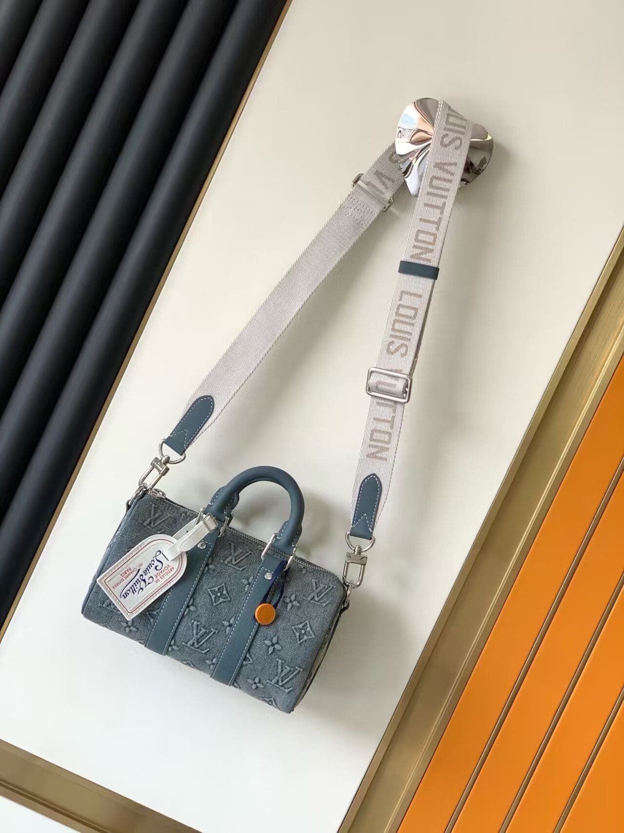 Alternative view of Louis Vuitton M22762 Keepall Bandoulière 25