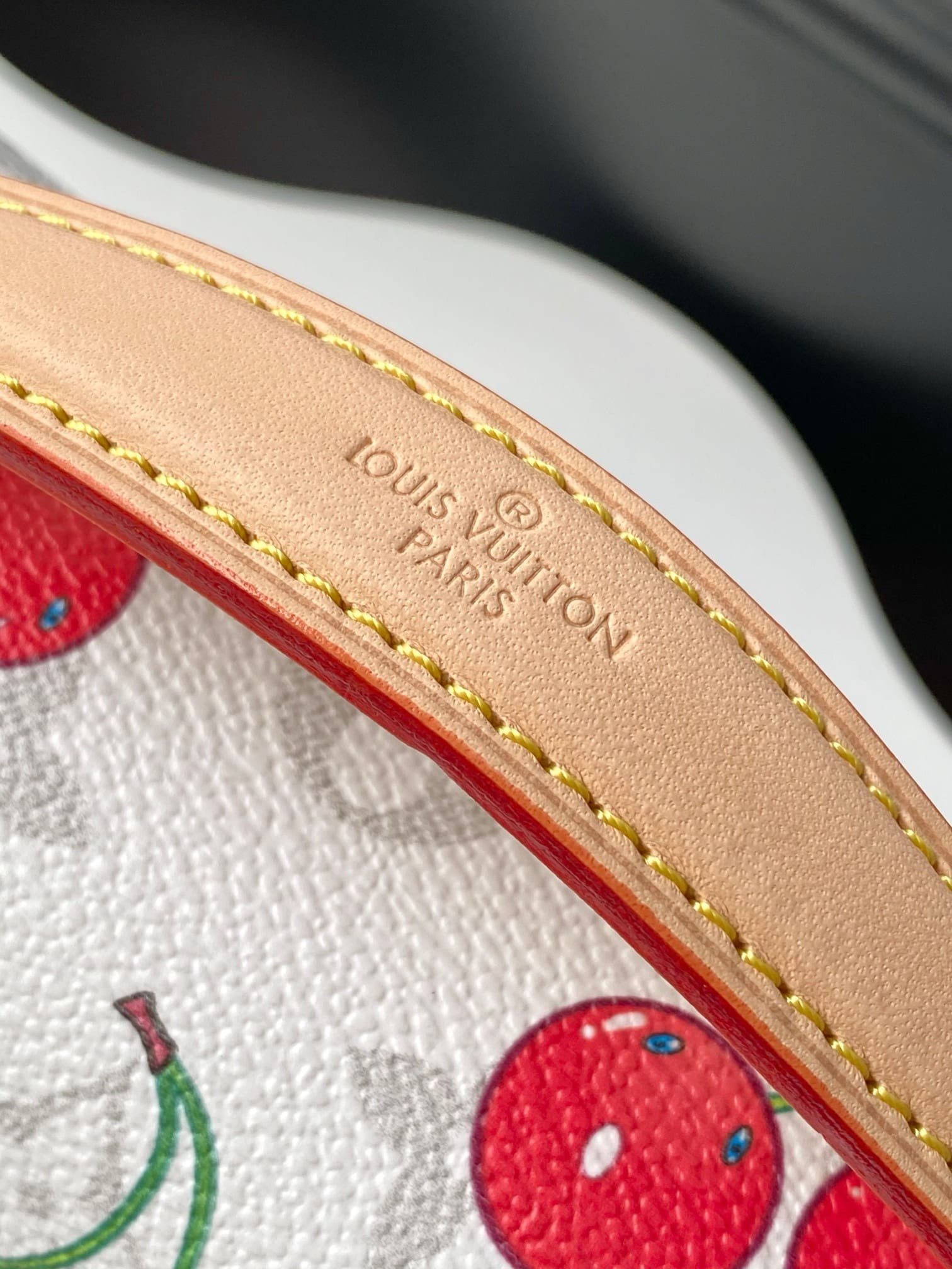 Louis Vuitton Métis East West Cherry - Image 10