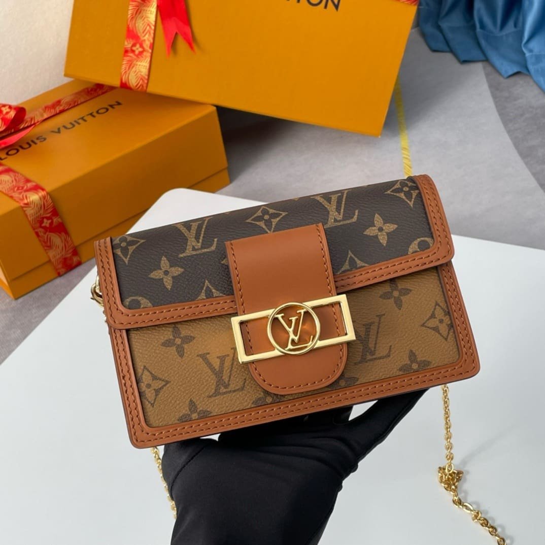 Alternative view of Louis Vuitton Dauphine Chain Wallet