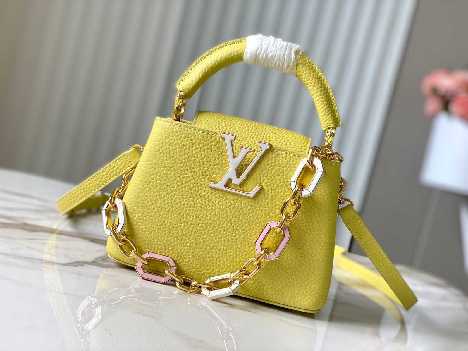 Alternative view of Louis Vuitton Capucines Mini Taurillon