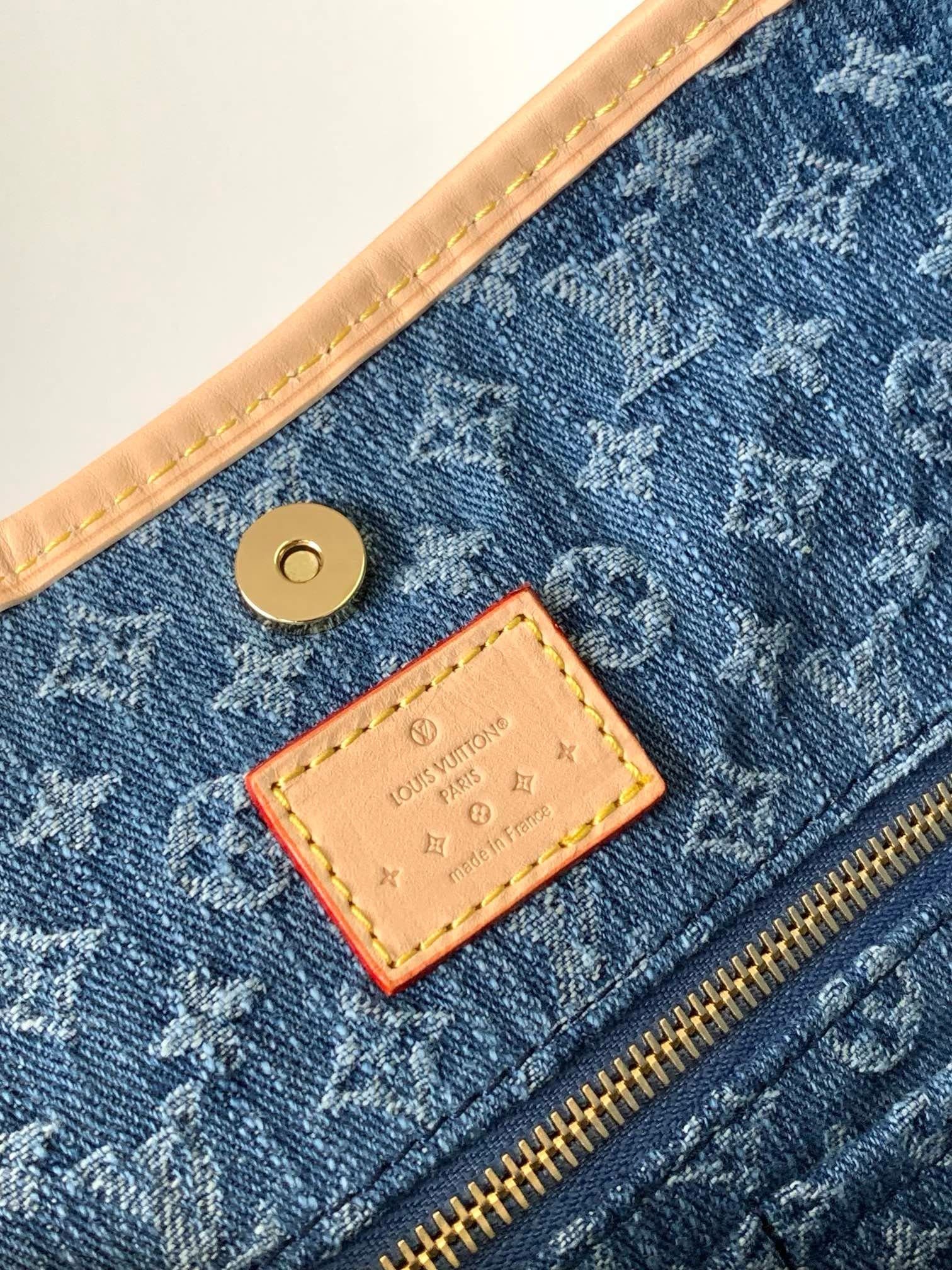 Louis Vuitton CarryAll MM Organic Denim - Image 10