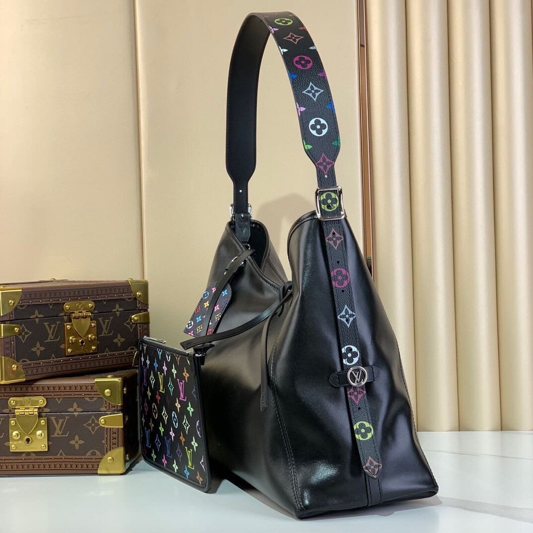Louis Vuitton M13105 LV x TM CarryAll Vibe MM - Image 8