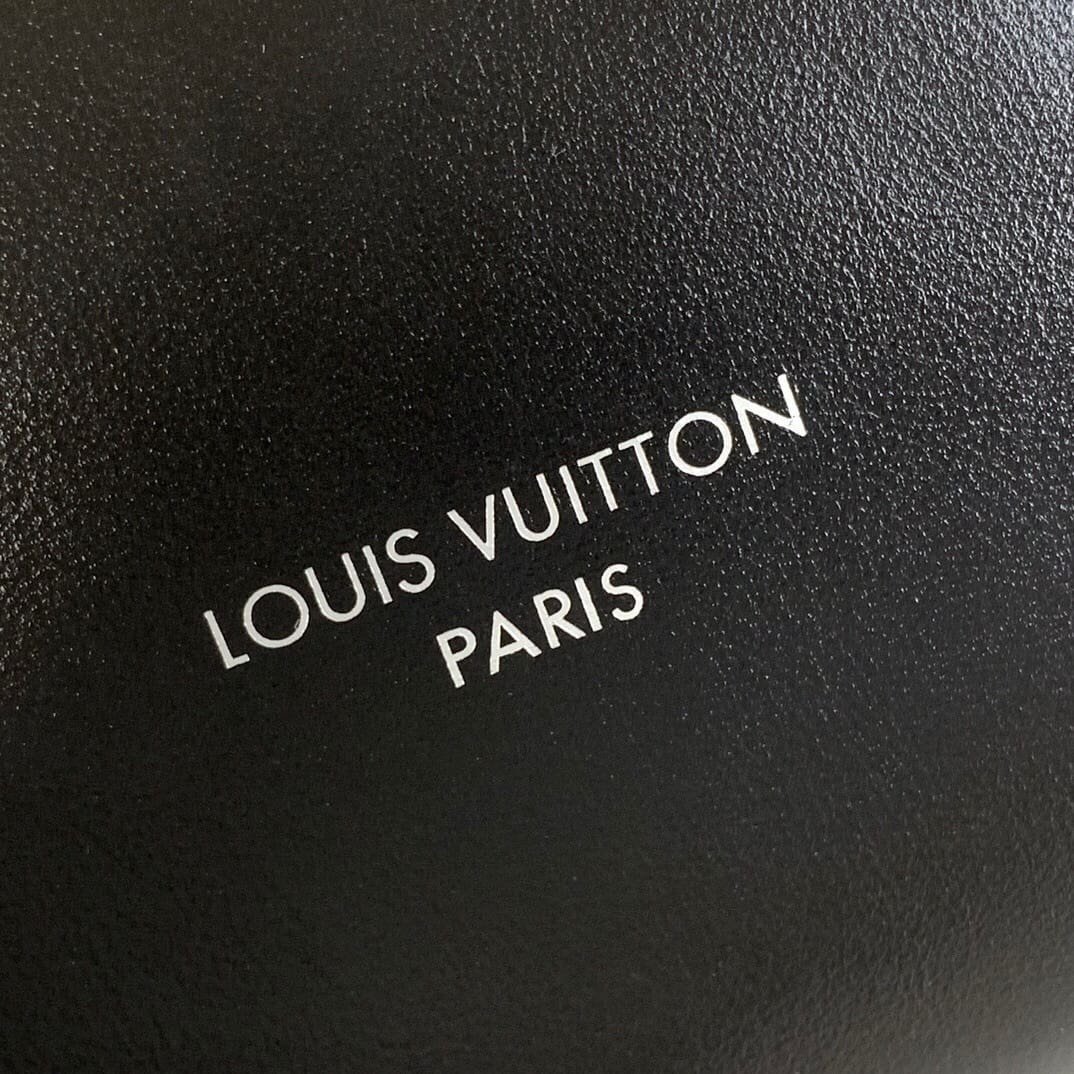 Louis Vuitton M13105 LV x TM CarryAll Vibe MM - Image 15