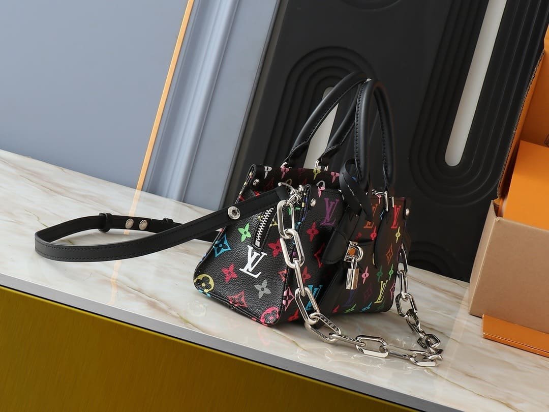 Louis Vuitton OnTheGo East West Canvas - Image 3