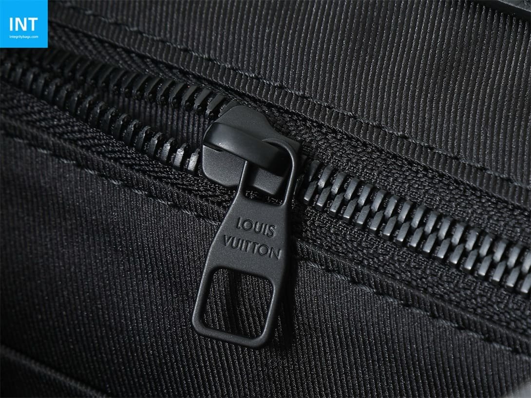 Louis Vuitton Christopher MM Damoflage - Image 12