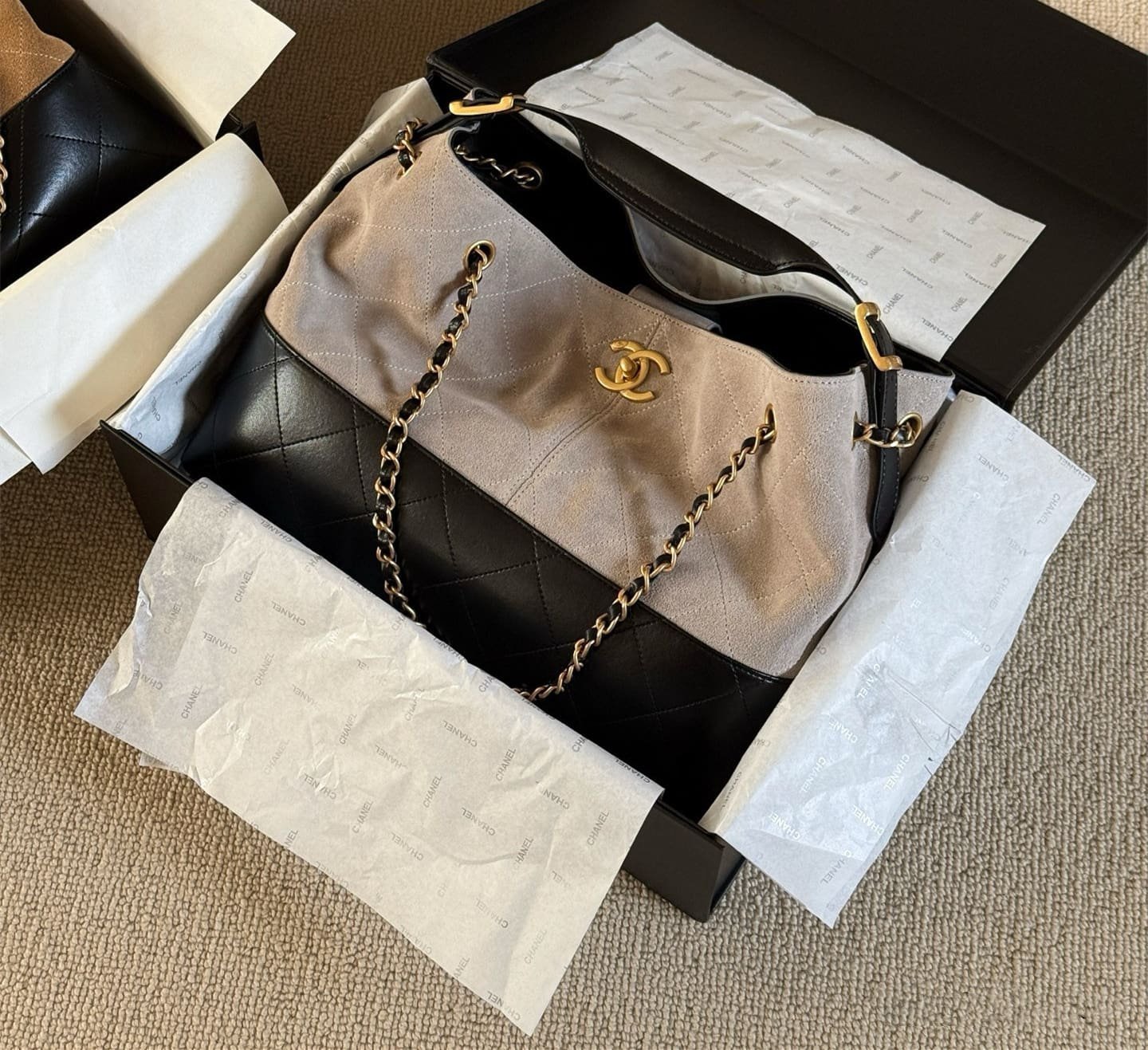 Chanel 25 Shopping Bag - Image 8