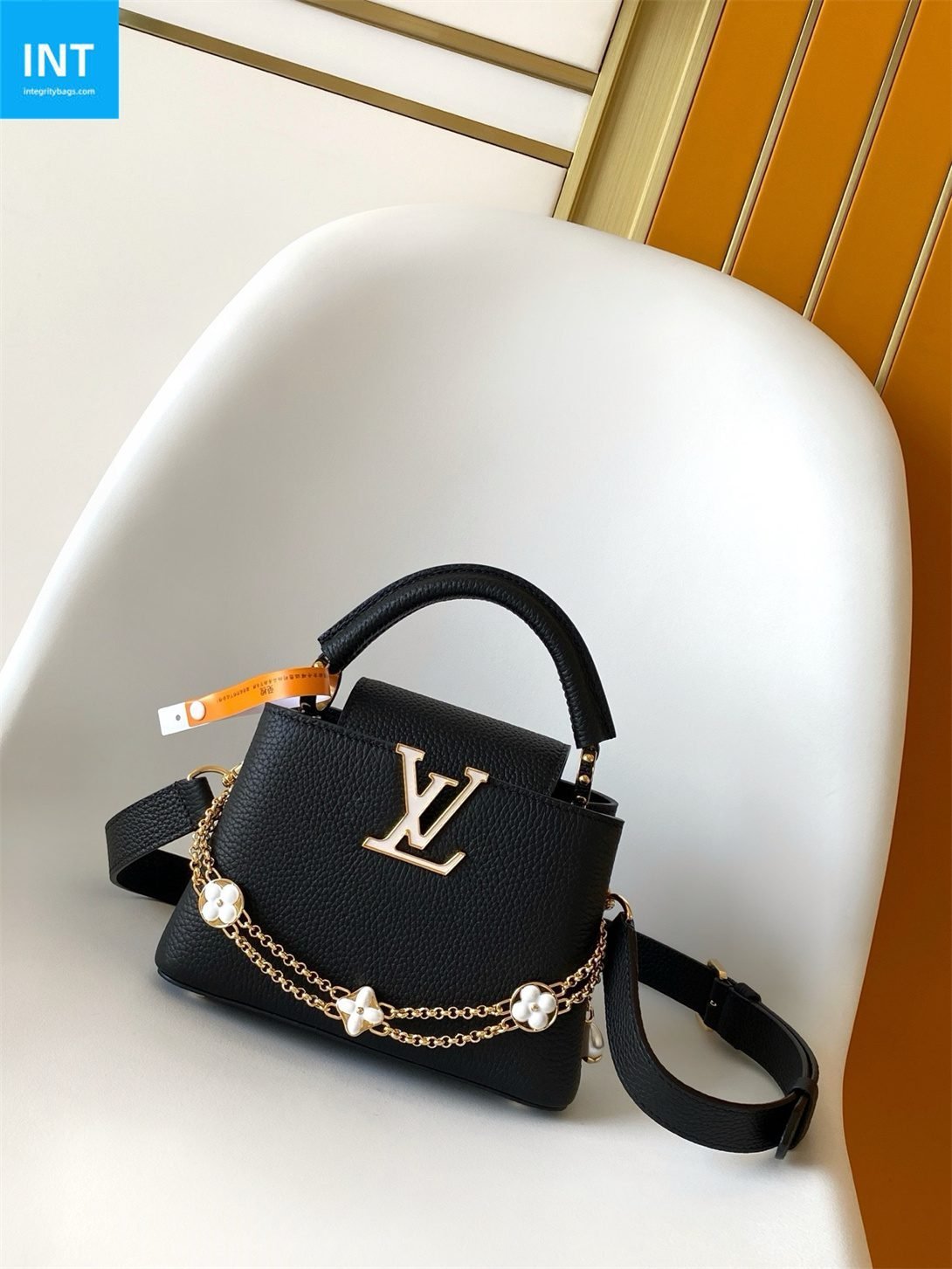 Alternative view of Louis Vuitton Capucines Mini Taurillon