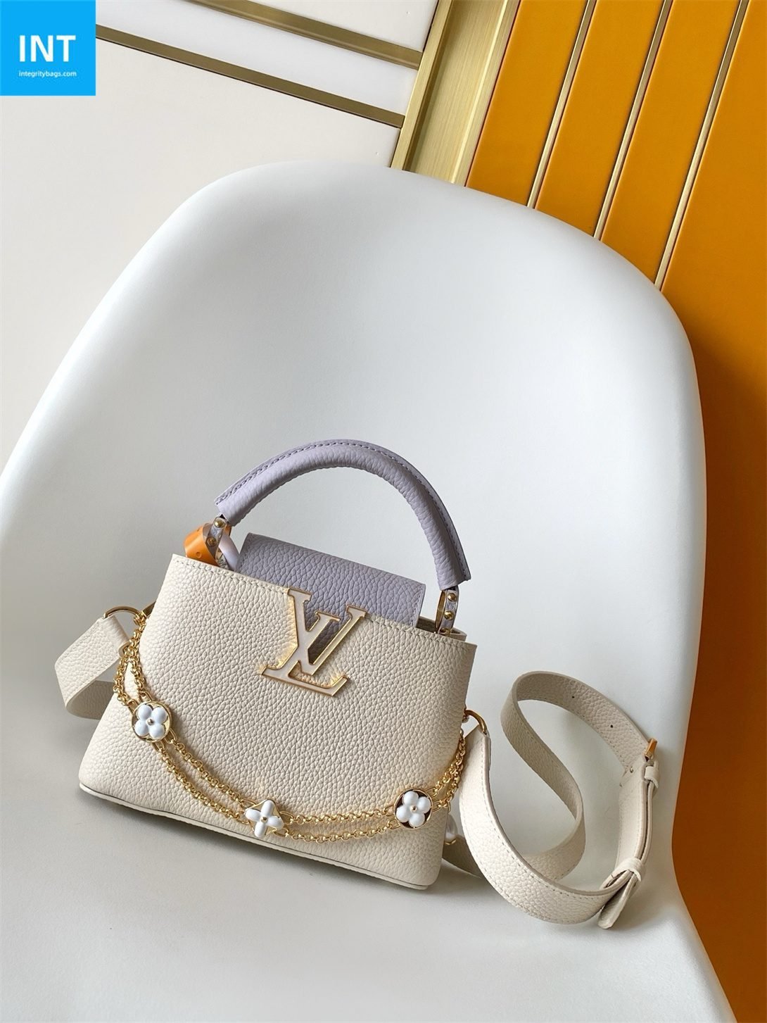 Alternative view of Louis Vuitton Capucines Mini Taurillon