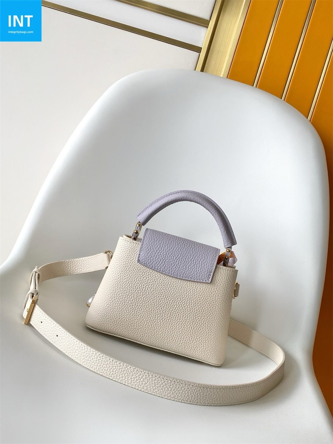 Louis Vuitton Capucines Mini Taurillon - Image 6