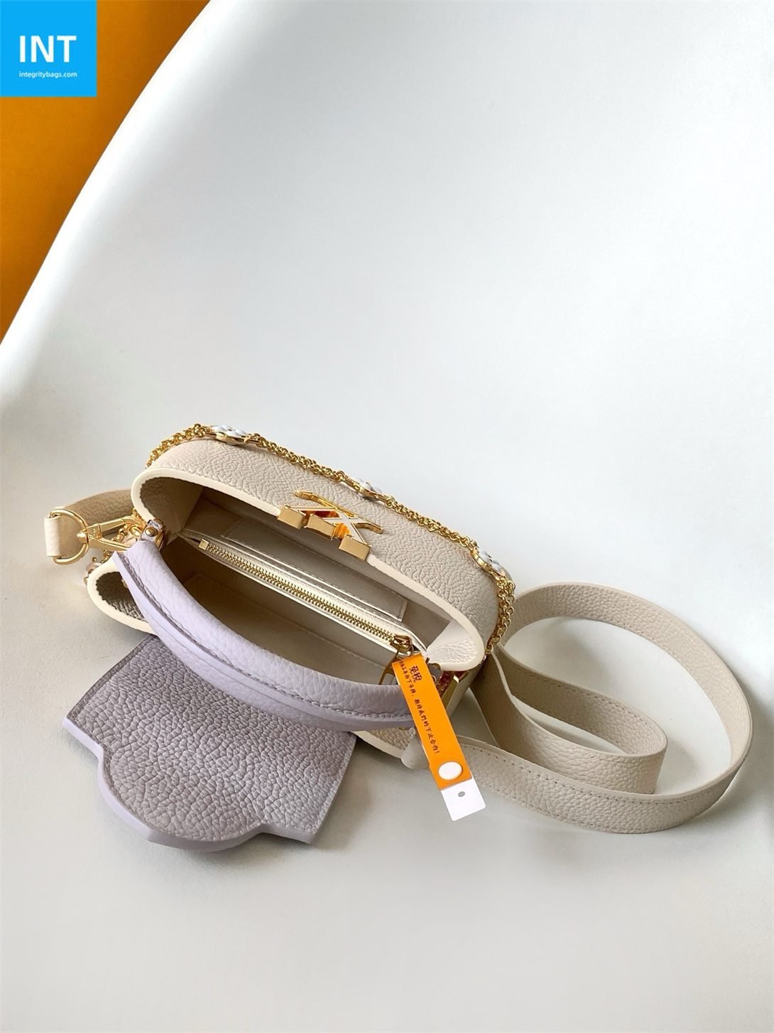 Louis Vuitton Capucines Mini Taurillon - Image 4