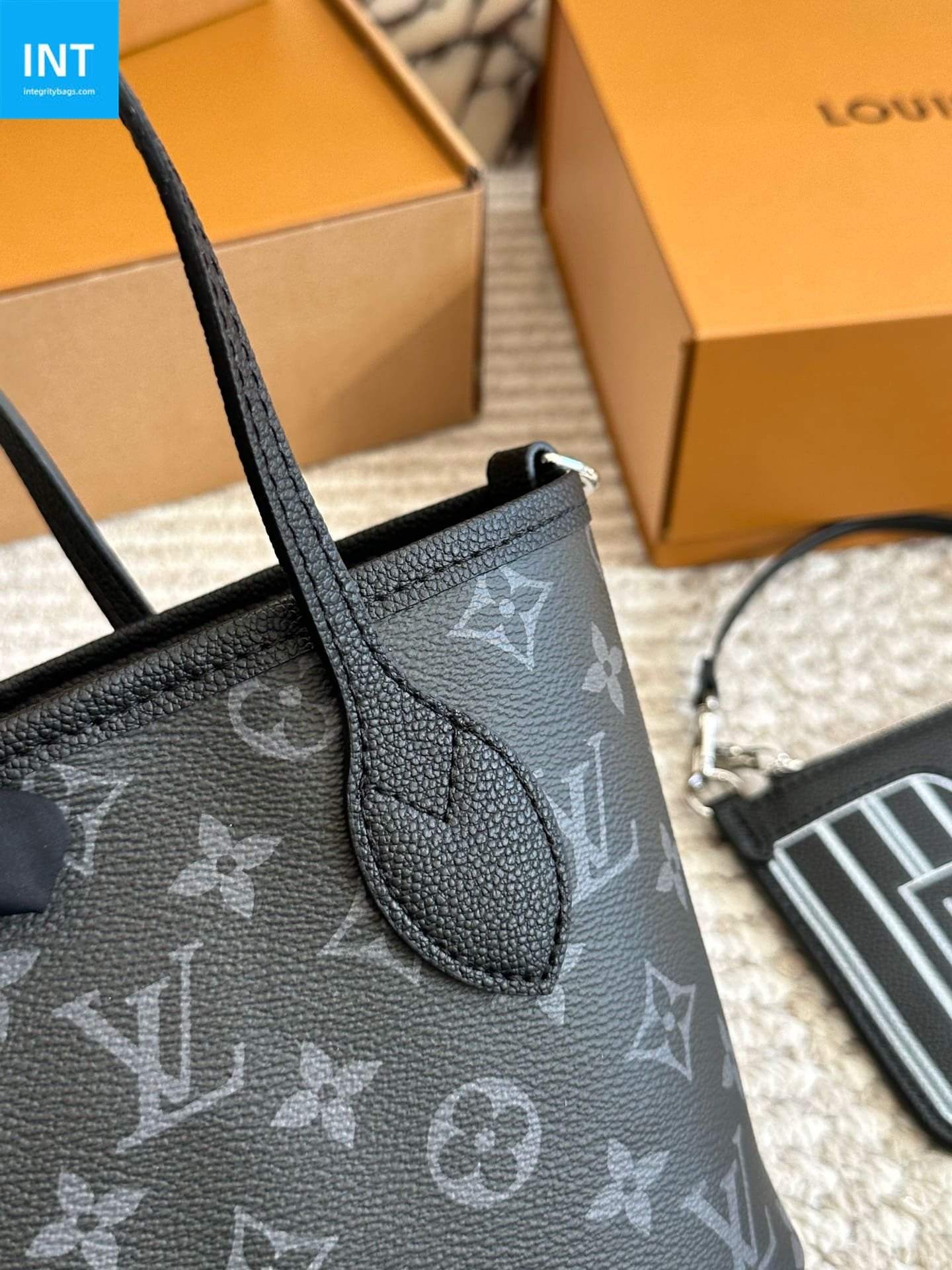 Louis Vuitton M15210 Neverfull Bandoulière Inside Out BB - Image 9