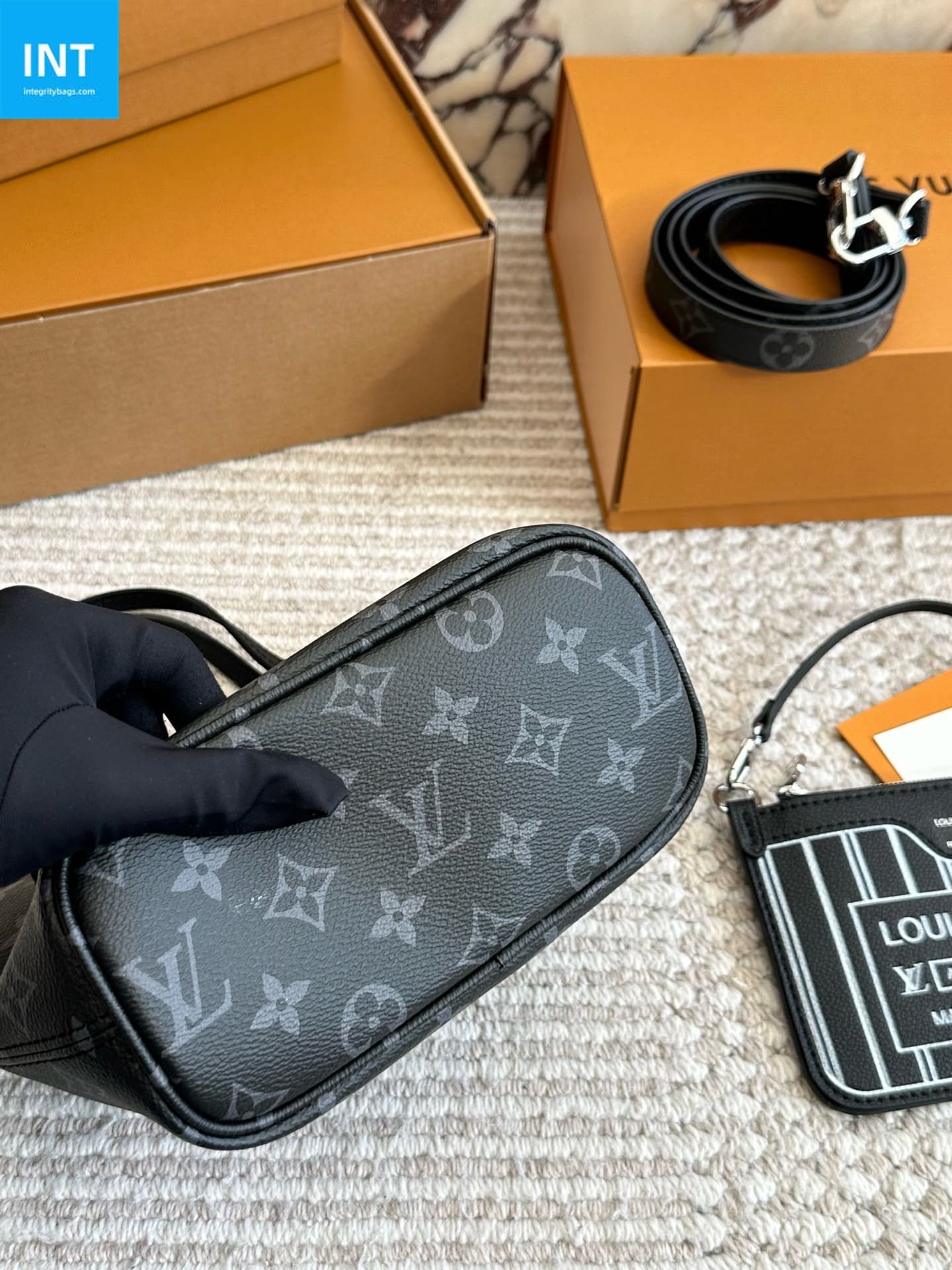 Louis Vuitton M15210 Neverfull Bandoulière Inside Out BB - Image 5