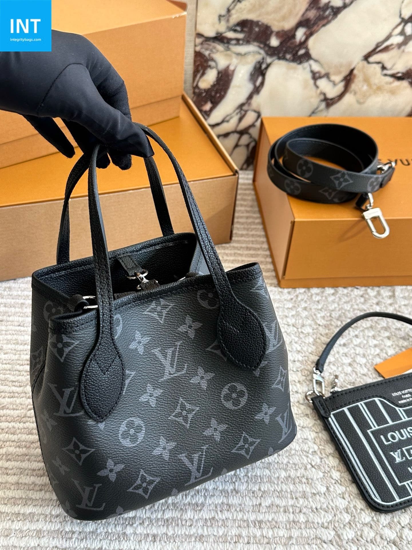 Louis Vuitton M15210 Neverfull Bandoulière Inside Out BB - Image 10