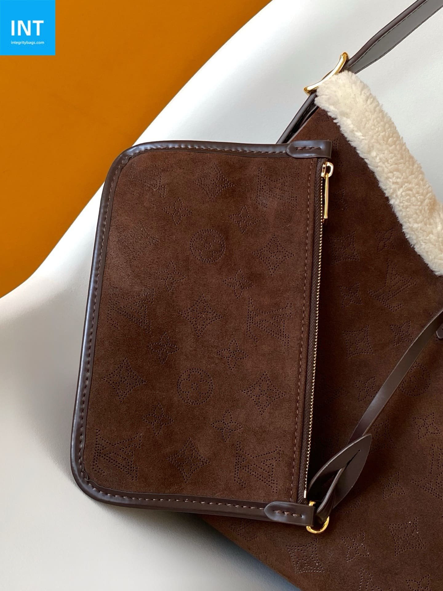 Louis Vuitton CarryAll PM Suede Shearling - Image 8