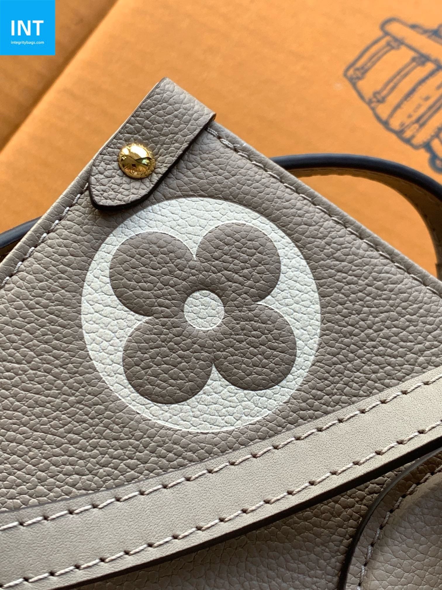 Louis Vuitton OnTheGo MM Embossed - Image 10