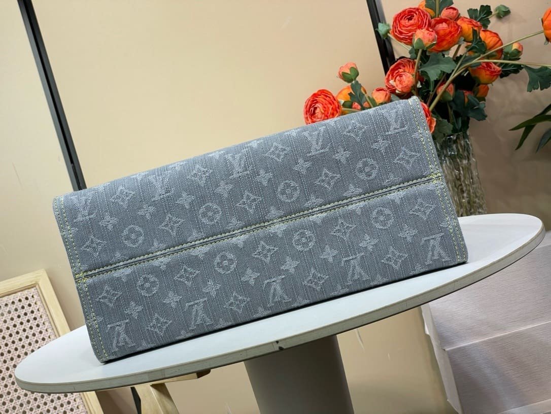Louis Vuitton OnTheGo MM Washed Gray - Image 7