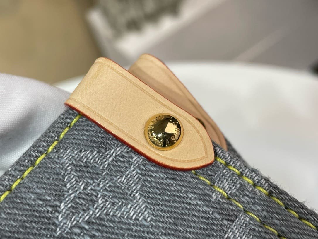 Louis Vuitton OnTheGo MM Washed Gray - Image 10