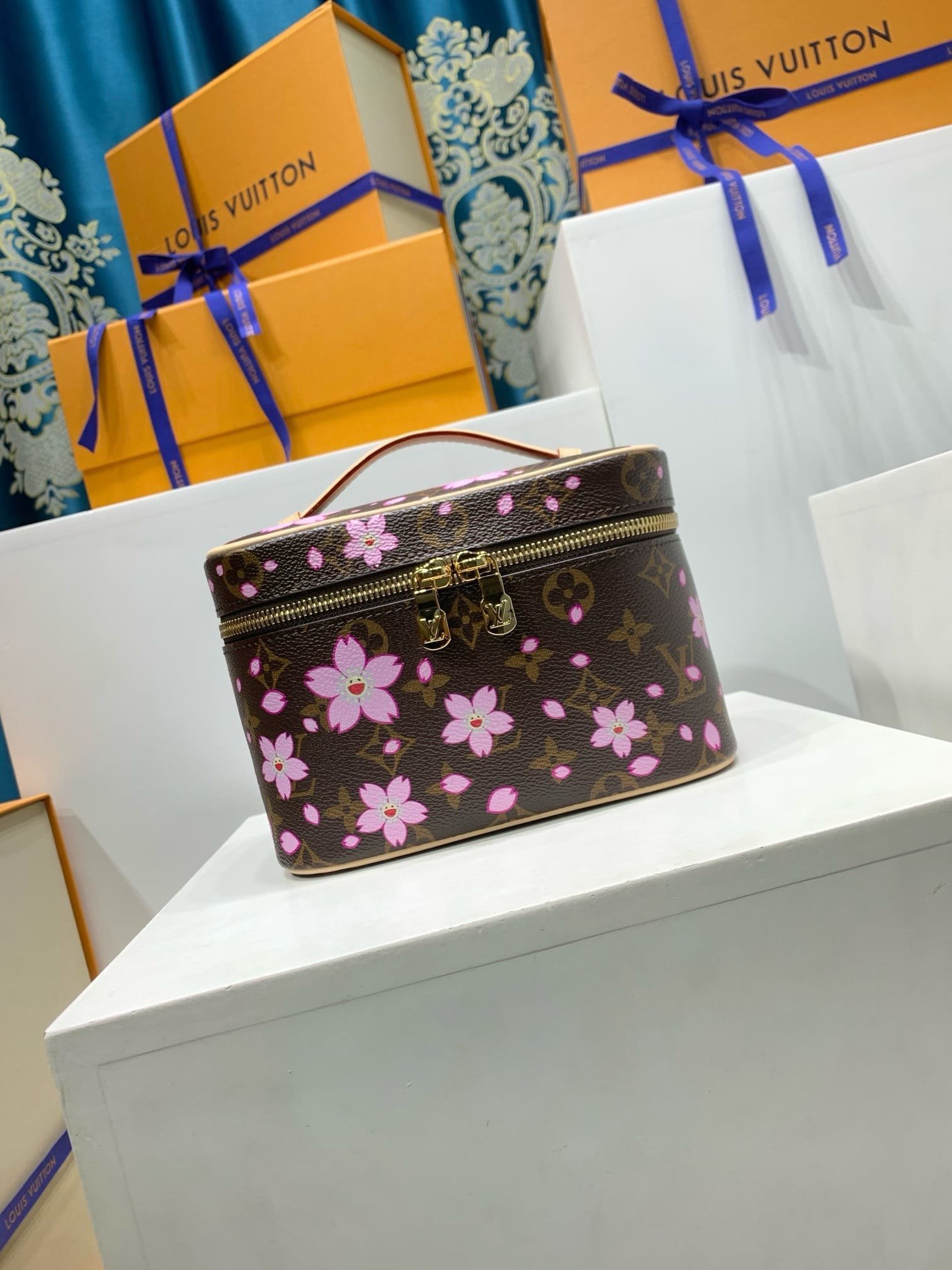 Alternative view of Louis Vuitton M14181 LV x TM Nice Mini