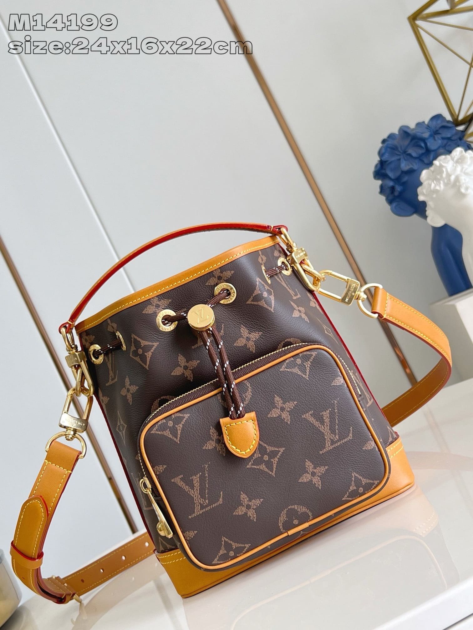 Louis Vuitton Noé Cargo Calfskin Leather - Image 4