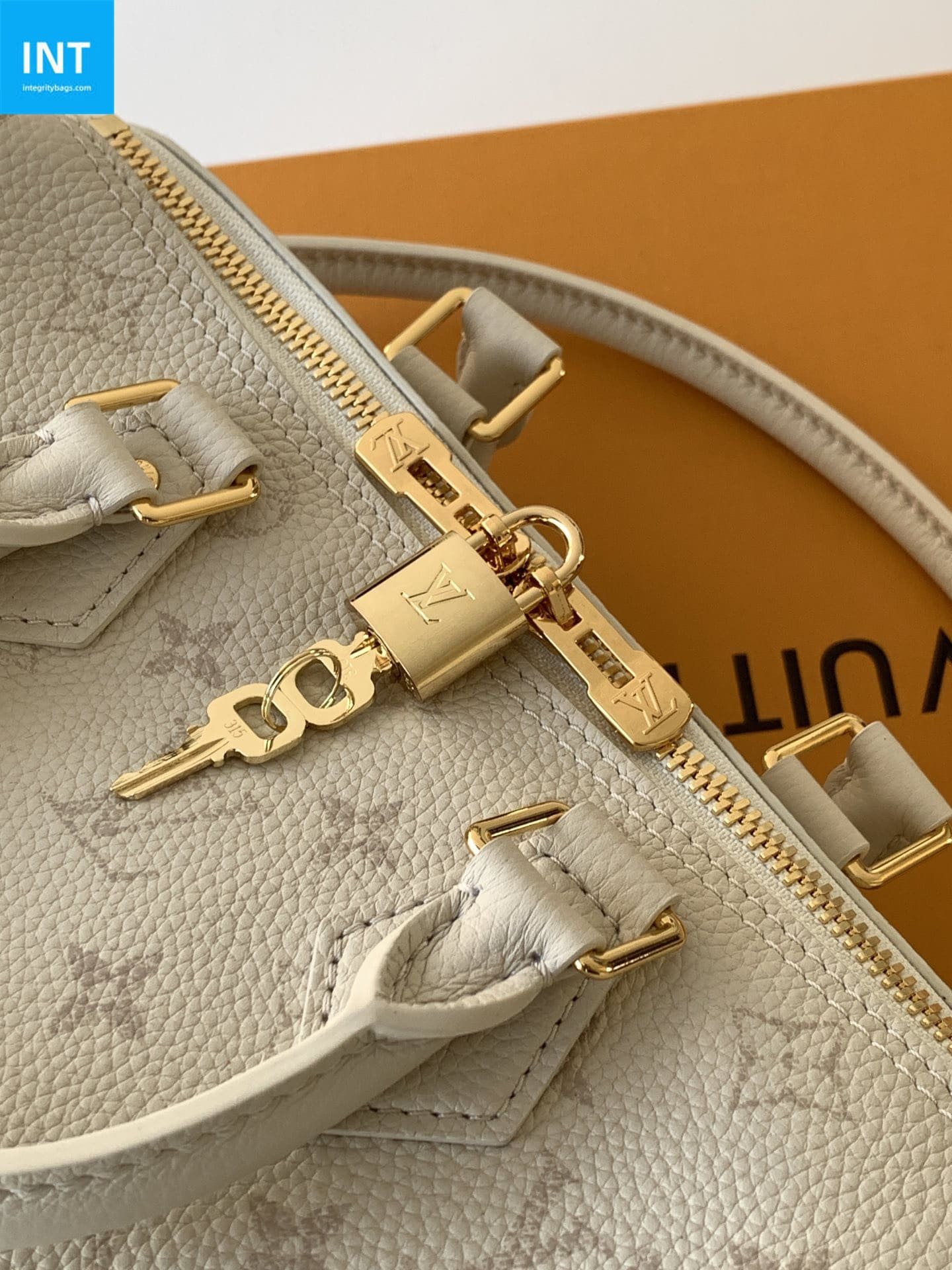 Louis Vuitton Speedy 25 Bliss Cream - Image 6